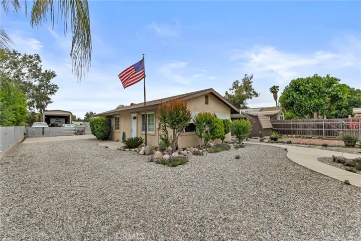 2761 Redlands, Perris, California 92571