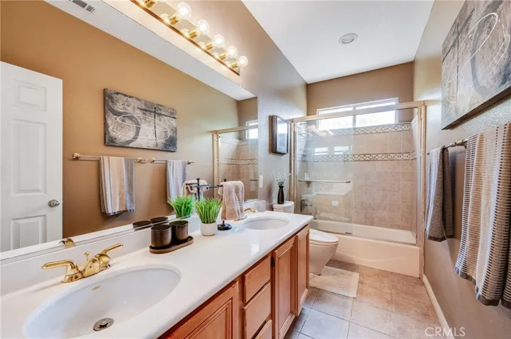 Second floor full Bath