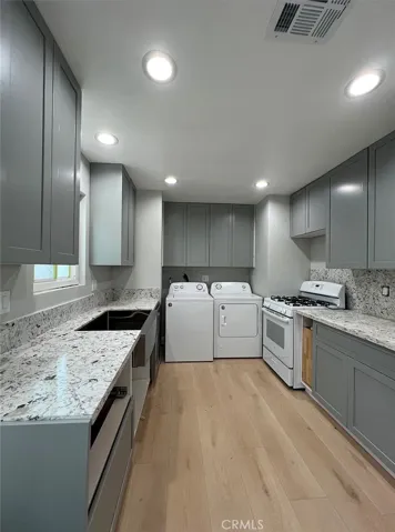 24241-kitchen