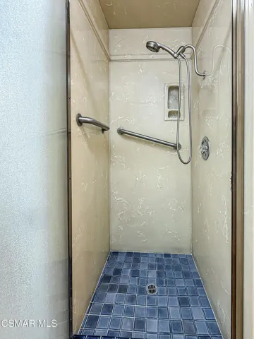 fShared Bath3
