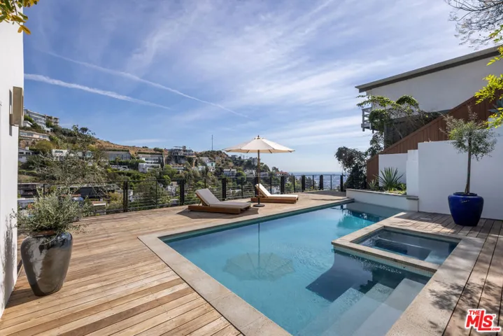 1568 Viewsite Drive, Los Angeles, California 90069