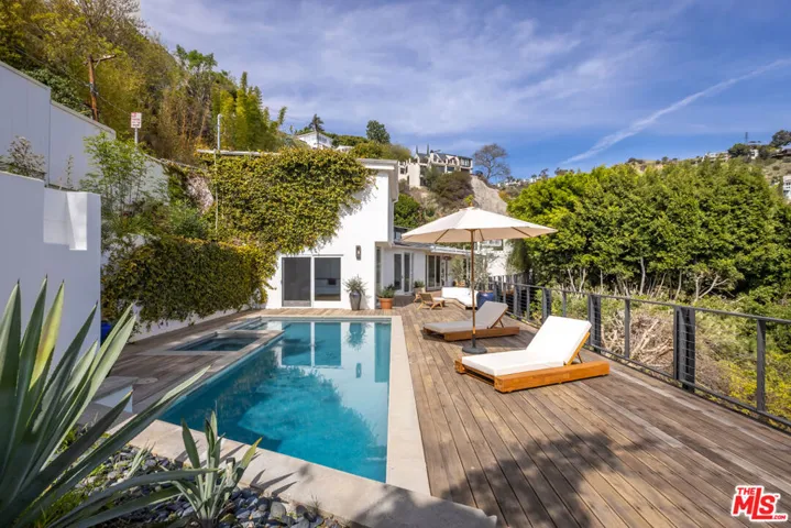 1568 Viewsite Drive, Los Angeles, California 90069