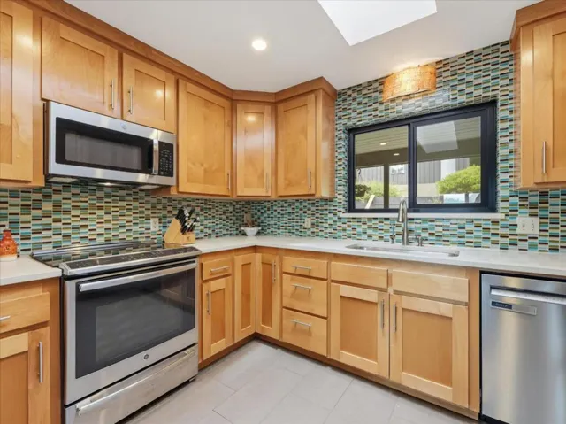 16000 Redwood Lodge Road, Los Gatos, California 95033