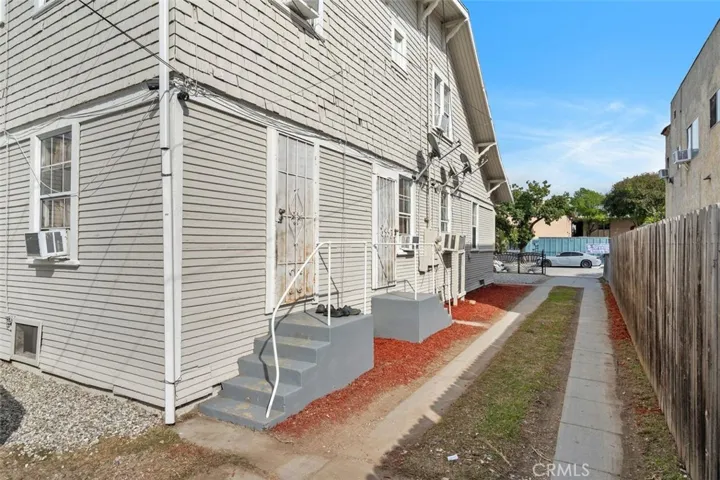6513 Middleton, Huntington Park, California 90255