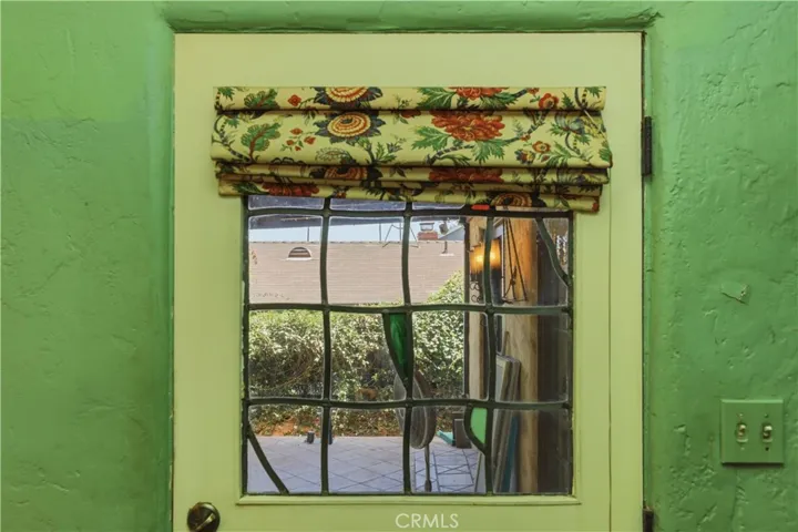 window in dining room