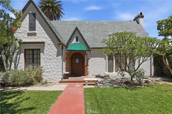 4579 University, Riverside, California 92501