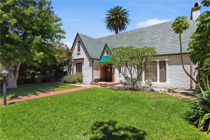 4579 University, Riverside, California 92501
