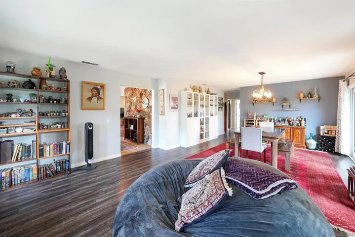 Den/Family/Great Room