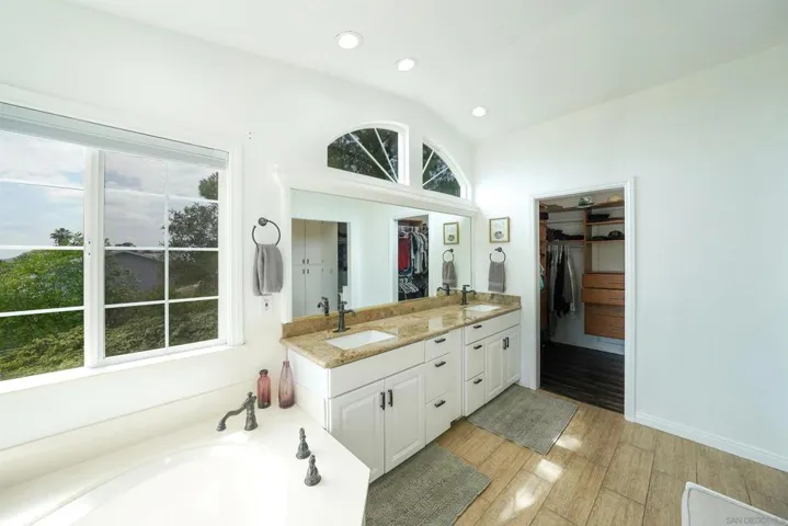Primary Bath/Spa