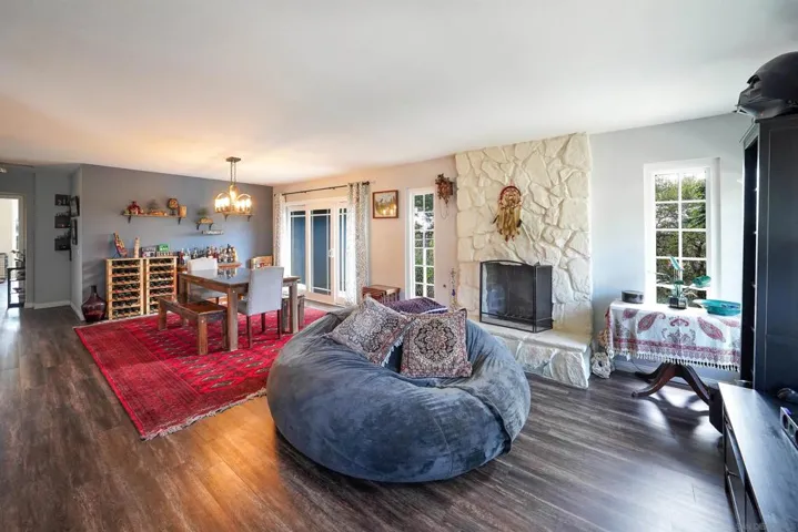 Den/Family/Great Room