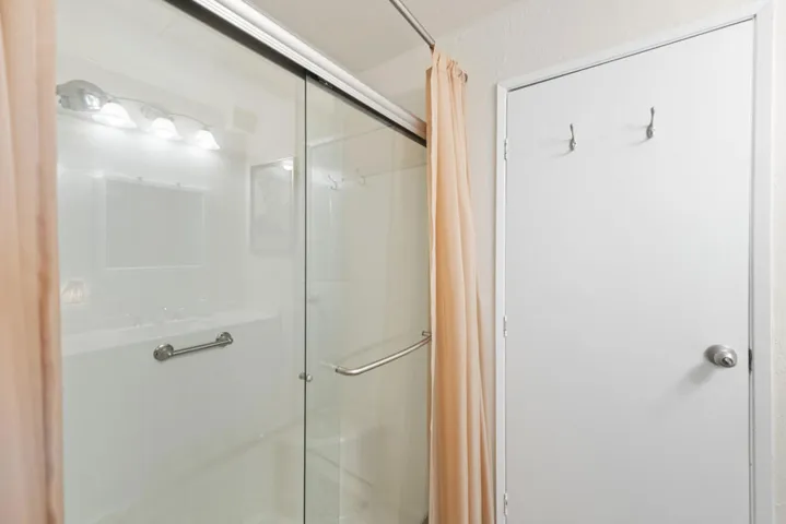 17_175_International_Blvd17_mls