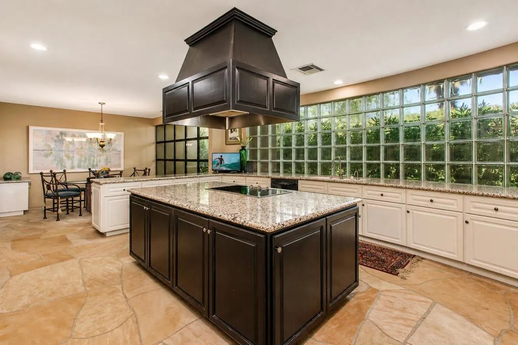 22 GMc 760-797-5197 kitchen island