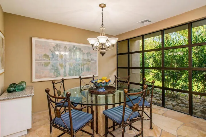 25 GMc 760-797-5197 Breakfast room