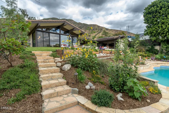 054_1724 E Loma Alta Dr_GYP-MLS