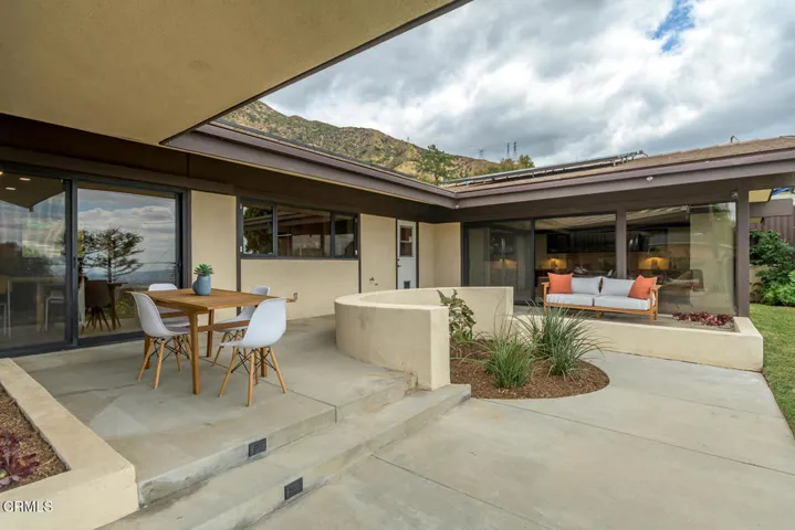 069_1724 E Loma Alta Dr_GYP-MLS