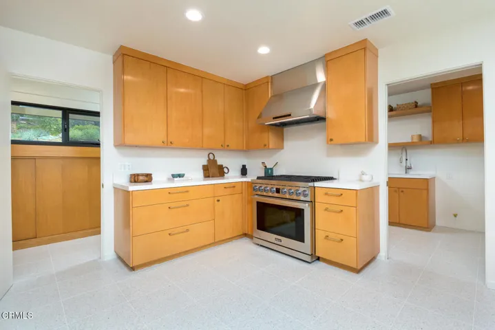022_1724 E Loma Alta Dr_GYP-MLS