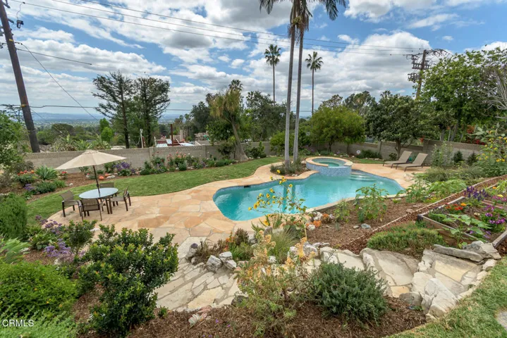 073_1724 E Loma Alta Dr_GYP-MLS