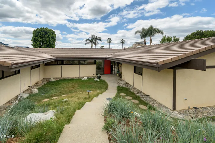 007_1724 E Loma Alta Dr_GYP-MLS