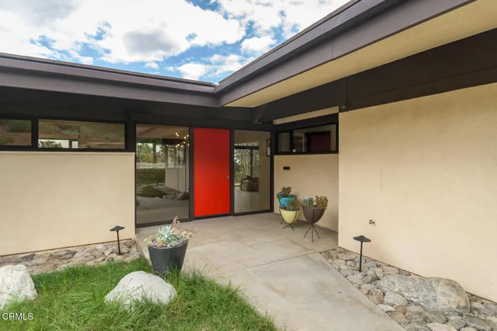 009_1724 E Loma Alta Dr_GYP-MLS