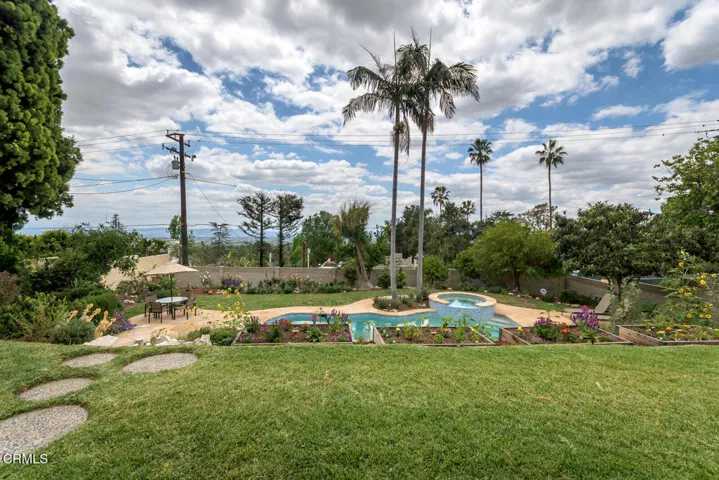 068_1724 E Loma Alta Dr_GYP-MLS