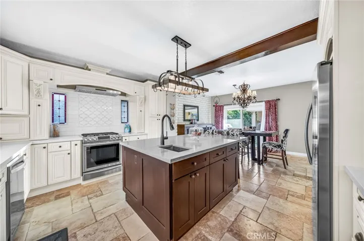 9312 Avenida Altura Bella, Cherry Valley, California 92223