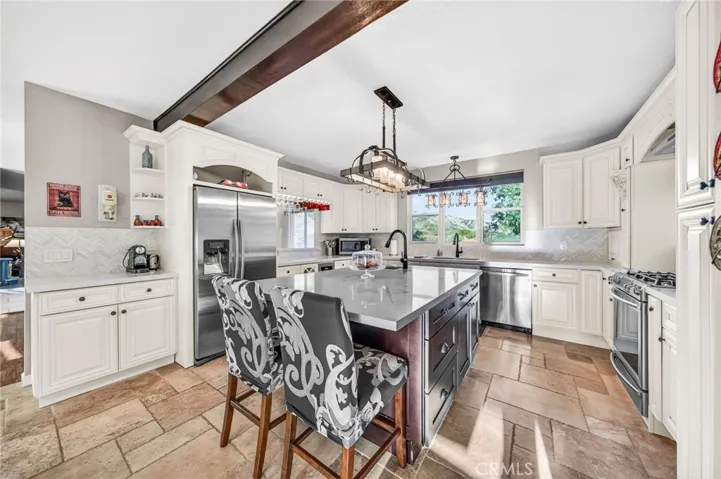 9312 Avenida Altura Bella, Cherry Valley, California 92223