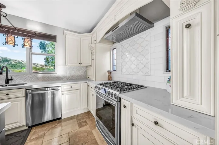 9312 Avenida Altura Bella, Cherry Valley, California 92223