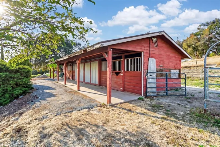 9312 Avenida Altura Bella, Cherry Valley, California 92223