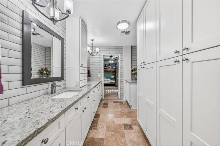 9312 Avenida Altura Bella, Cherry Valley, California 92223