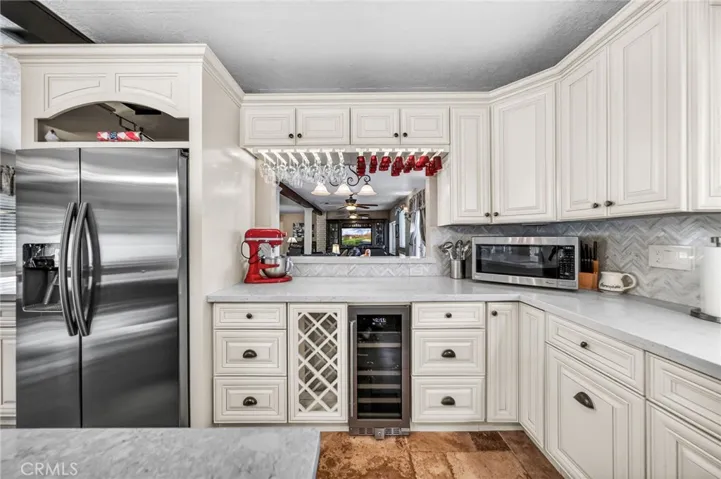 9312 Avenida Altura Bella, Cherry Valley, California 92223