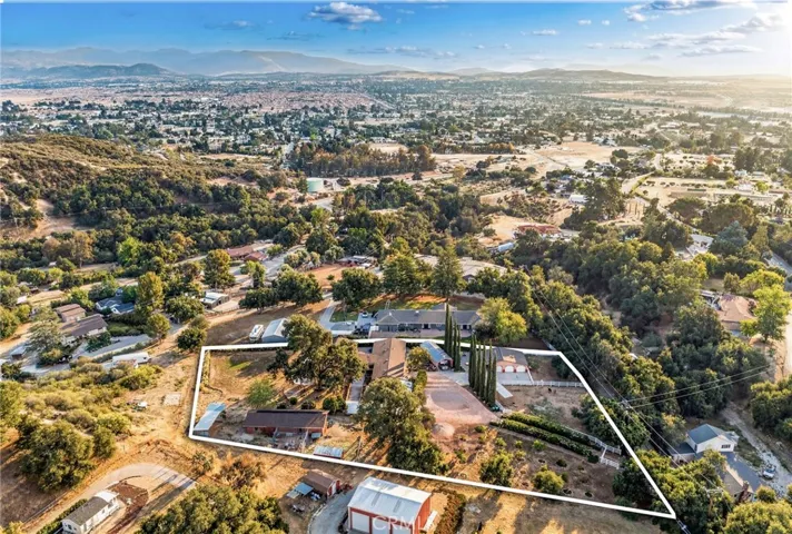 9312 Avenida Altura Bella, Cherry Valley, California 92223