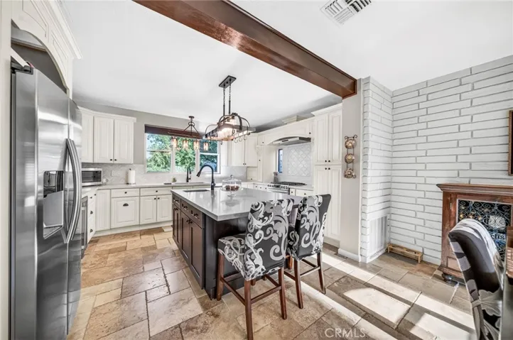 9312 Avenida Altura Bella, Cherry Valley, California 92223