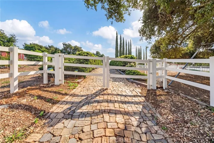 9312 Avenida Altura Bella, Cherry Valley, California 92223
