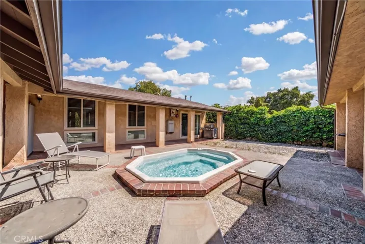 9312 Avenida Altura Bella, Cherry Valley, California 92223