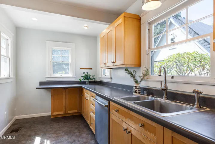 183 W Mariposa St 021-mls