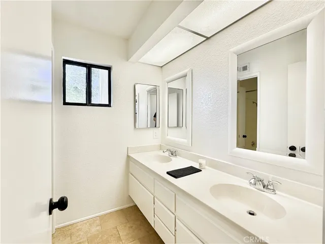 1160 Via Ravenna, Redlands, California 92374