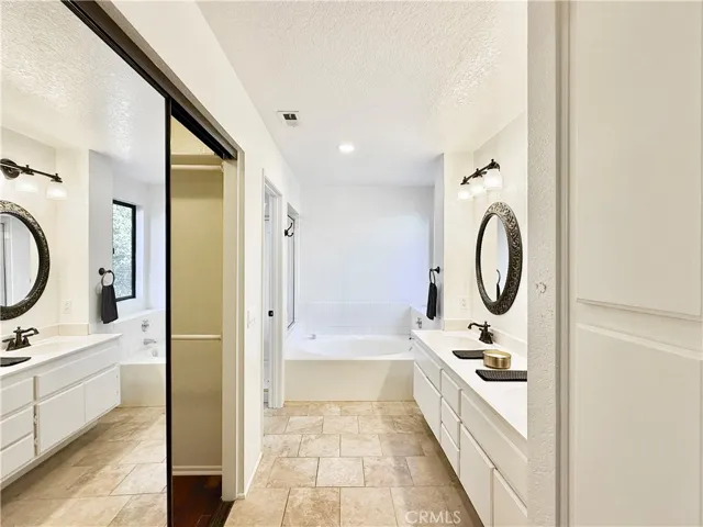 1160 Via Ravenna, Redlands, California 92374