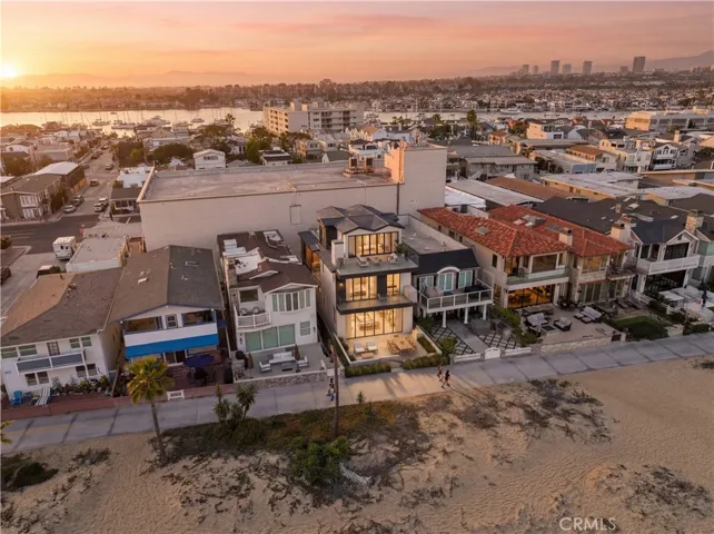 306 E Oceanfront, Newport Beach, California 92661