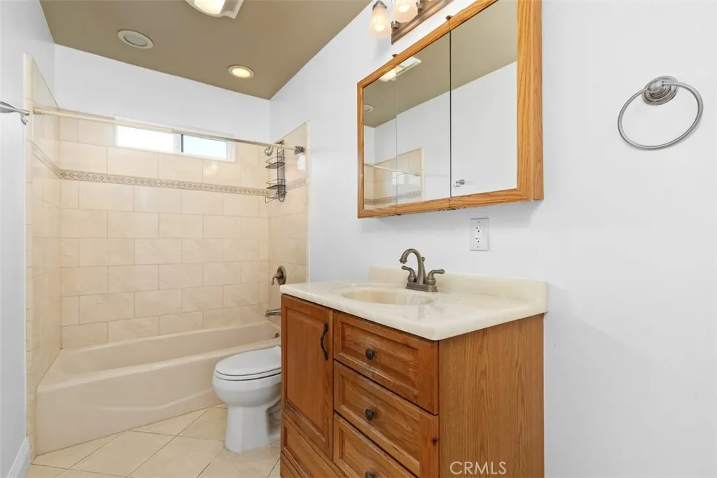 Hallway bath