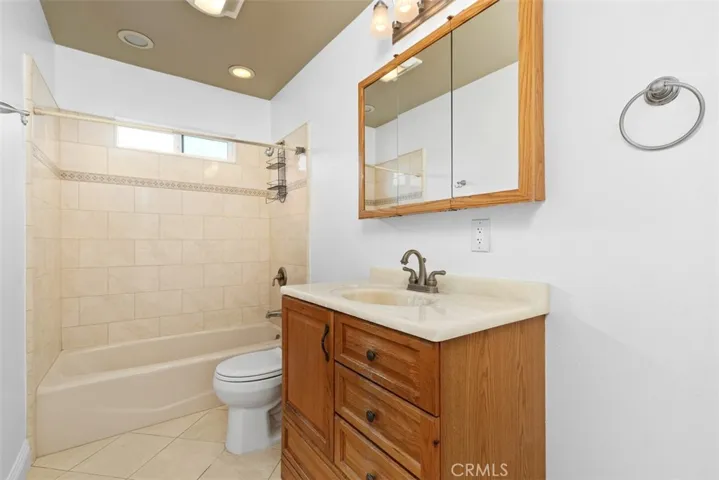 Hallway bath