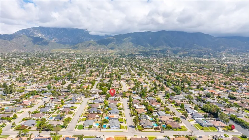Neighborhood and Mountain View