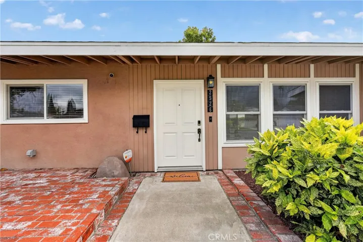 2526 E Paladin, Anaheim, California 92806