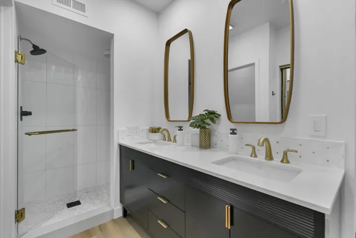 030 PRIMARY BATH