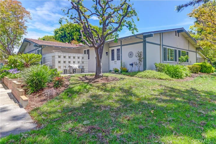 252 Calle Aragon B, Laguna Woods, California 92637