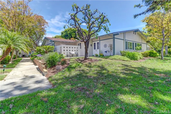 252 Calle Aragon B, Laguna Woods, California 92637