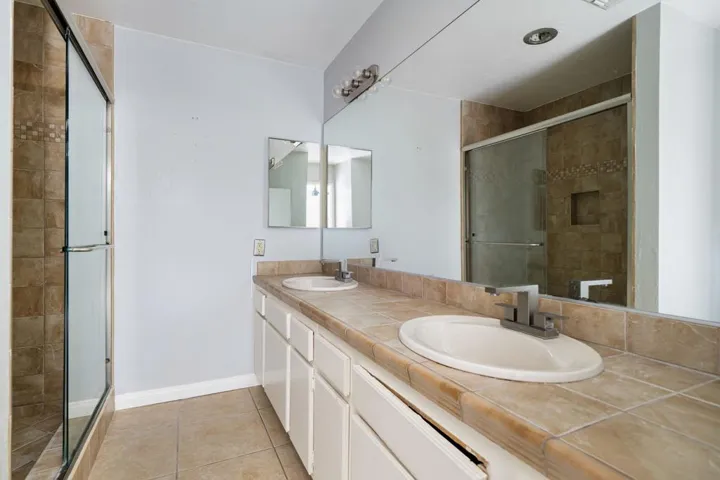 Primary bath