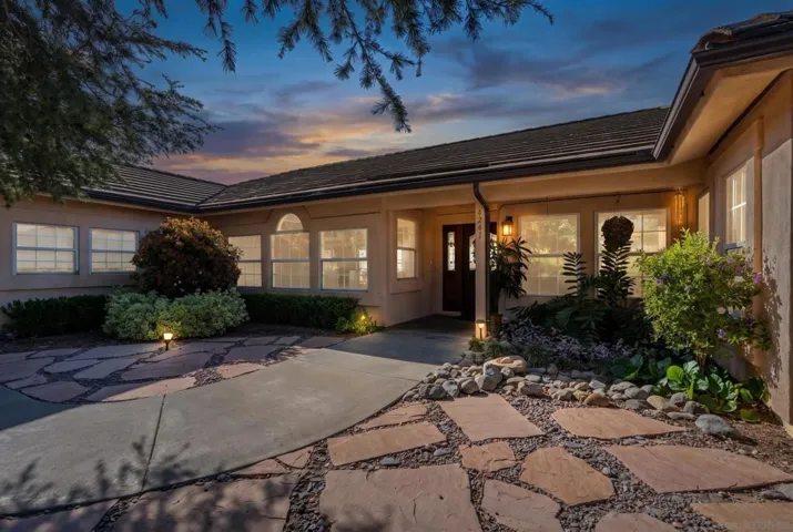 4241 Via El Dorado, Fallbrook, California 92028