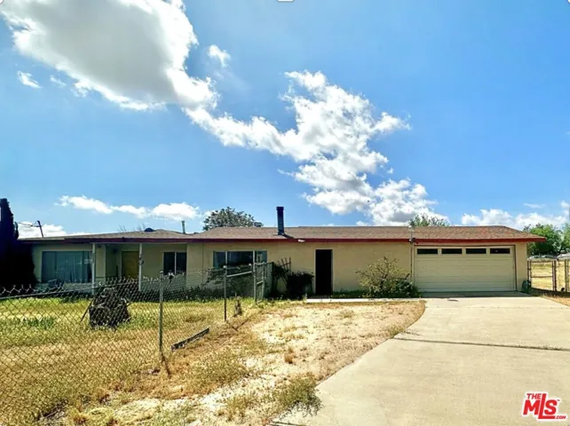 15561 Ash Street, Hesperia, California 92345