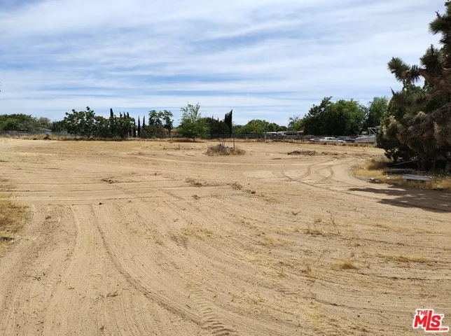 15561 Ash Street, Hesperia, California 92345