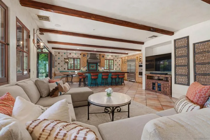 417 El Sueno, Solana Beach, California 92075